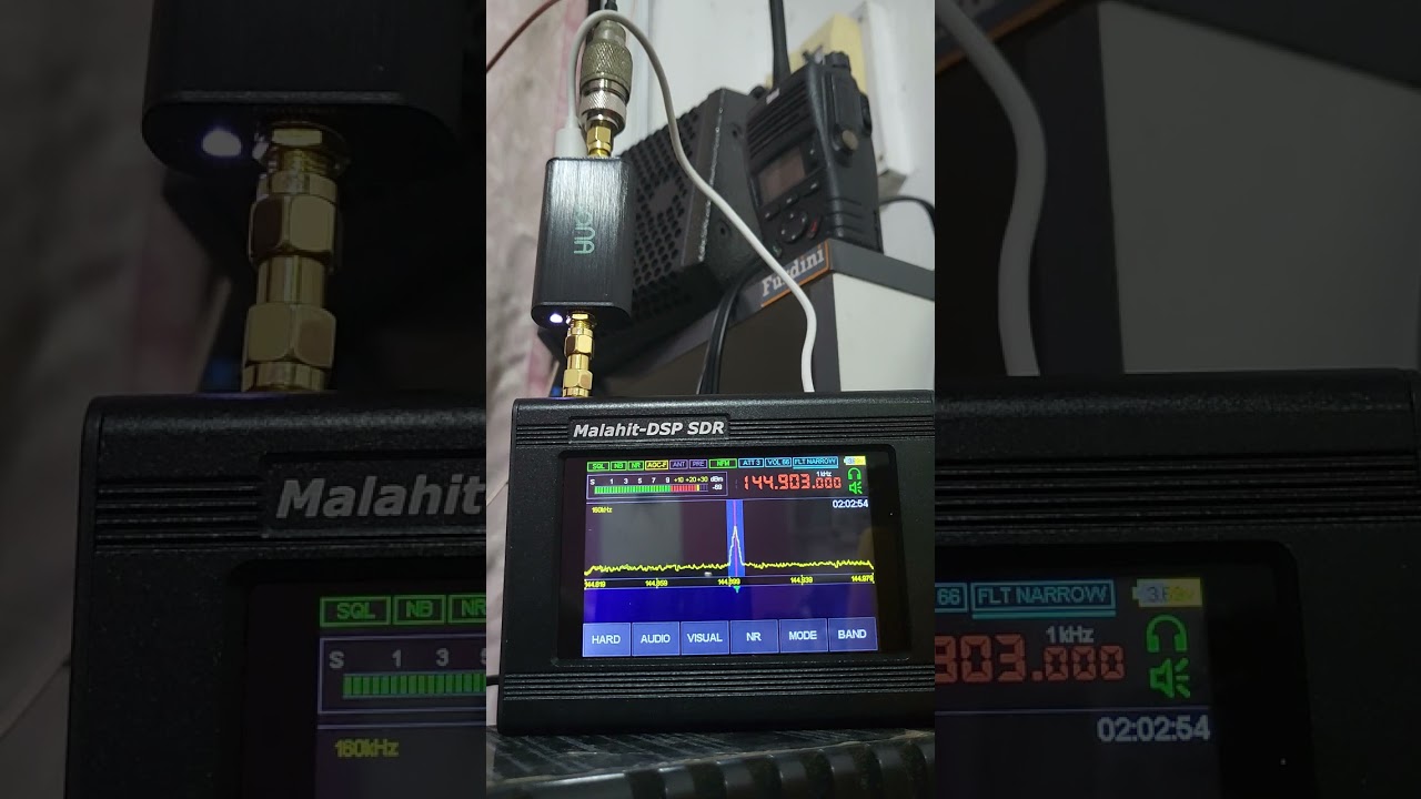 Malahit (chinese-cloned of Malichite) SDR with Nooelec LNA (LANA) 20 dB++ gain