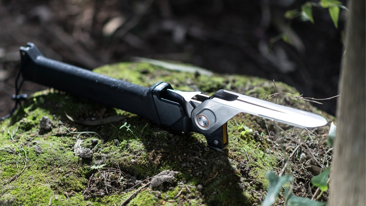 COMBAR&trade; - E-TOOL / Shovel / Camping trowel / Entrenching tool Field Test
