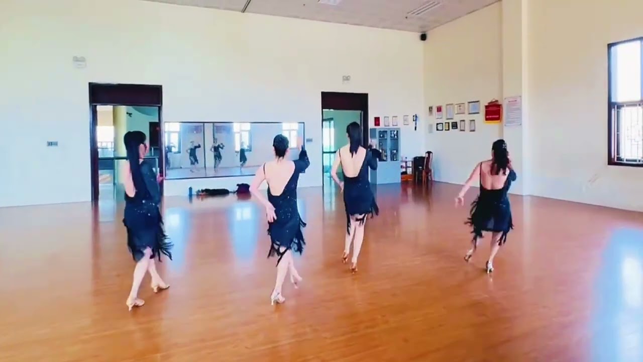 Samba solo - Nhóm Tứ Quý Team Q-Dance