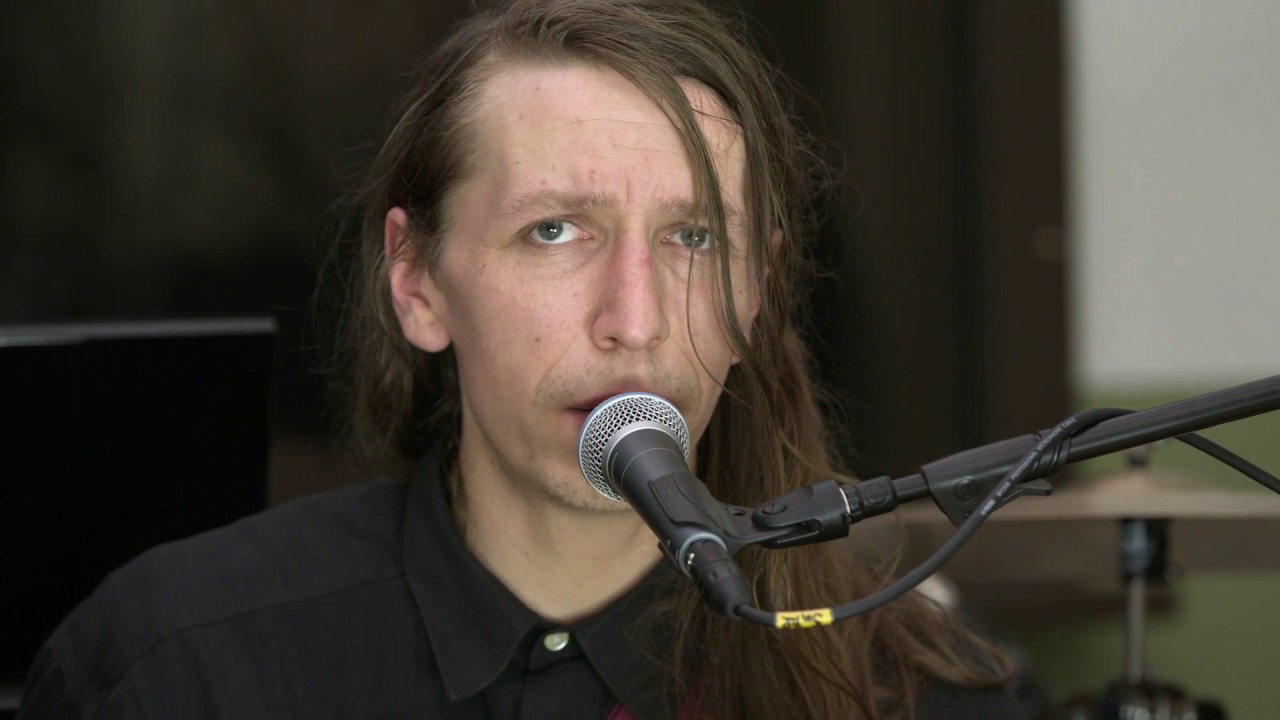 P&aacute;ll &Iacute;van fr&aacute; Ei&eth;um - &Oacute;ge&eth;slega Namanamalagi&eth; (Live on KEXP)