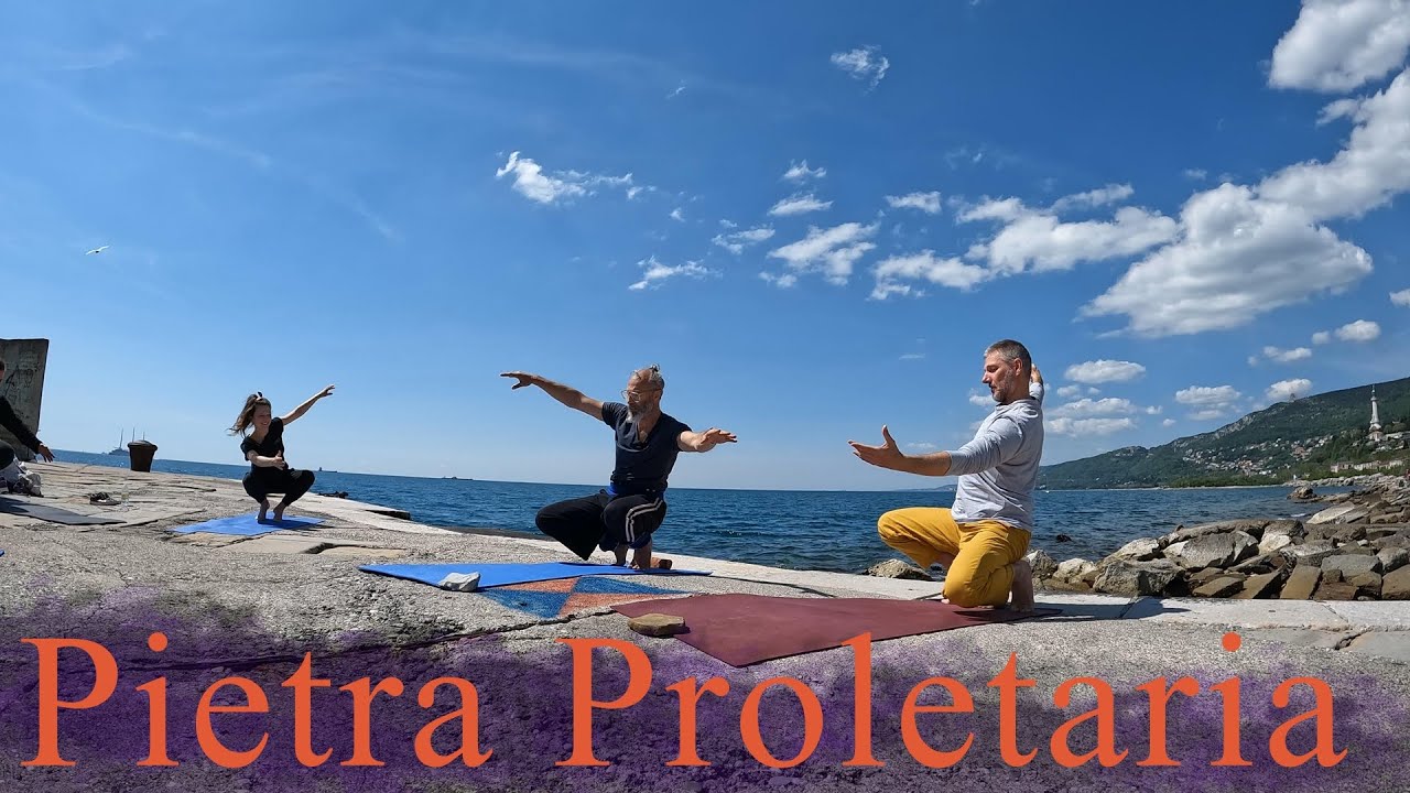 Pietra proletaria - Lezione di Yoga, Pranayama e Qigongi con Marco ed Edoardo