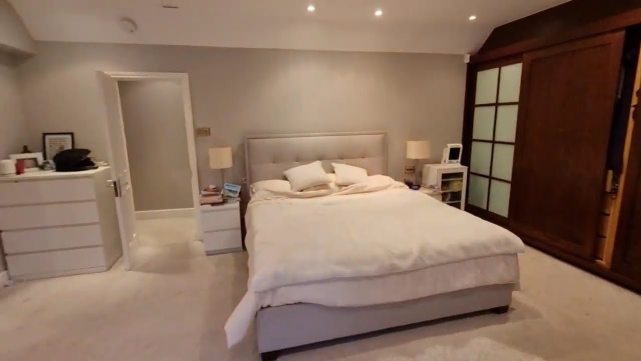 Hartsbourne Av house