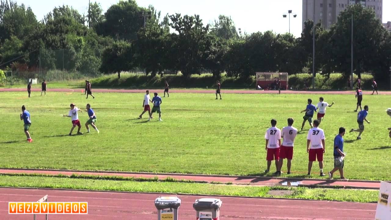 DiscoBolo vs RedBulls (1st half) Ultimate frisbee 2015 Italy Bologna