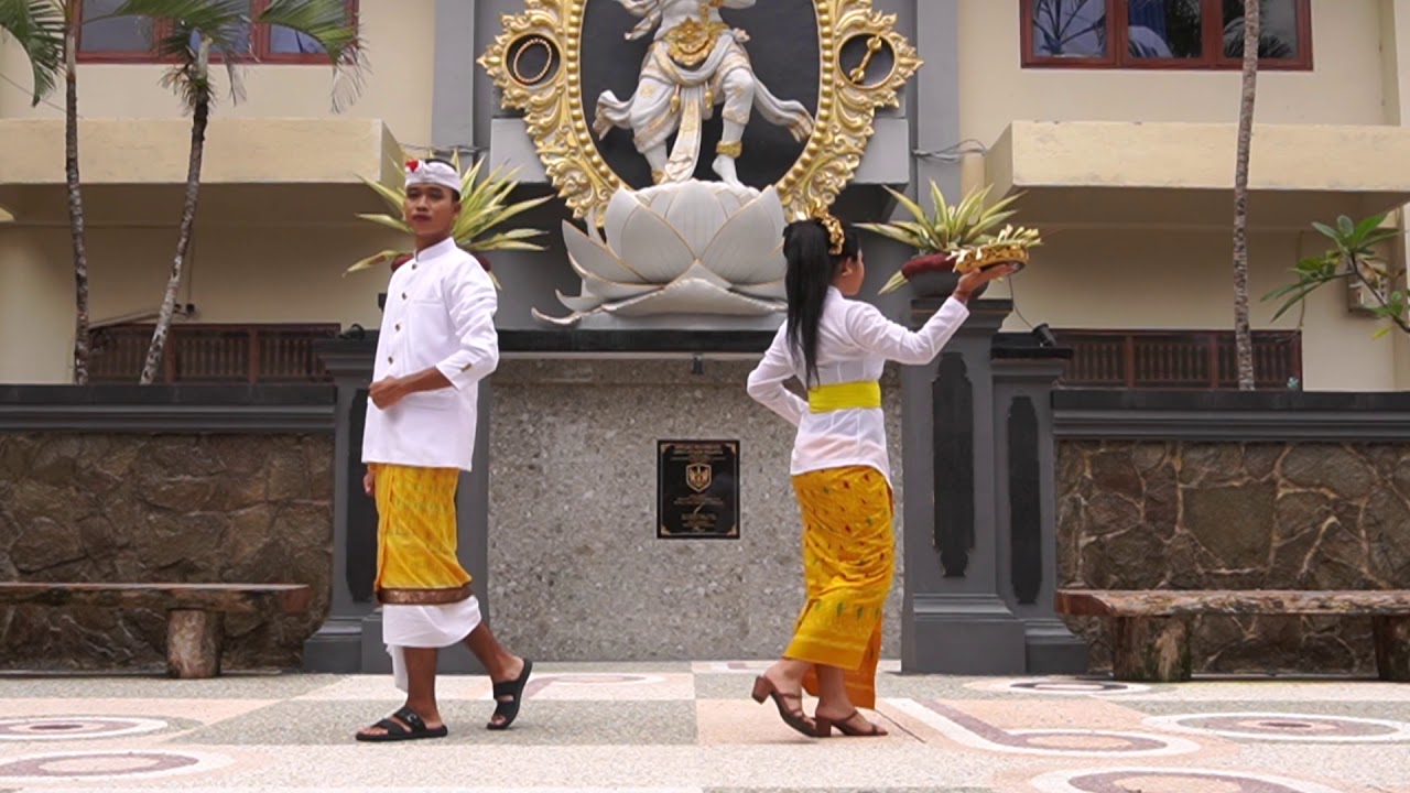Lomba Busana Adat I Gede Arya Mudana Putra & Ni Luh Gede Ayu Puteri Susanthi SMA Negeri 1 Tabanan
