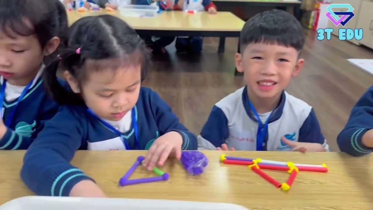 Hành trang vào lớp 1 – Chuyến tham quan trường Tiểu học đầy cảm xúc của các em bé 3T Edu