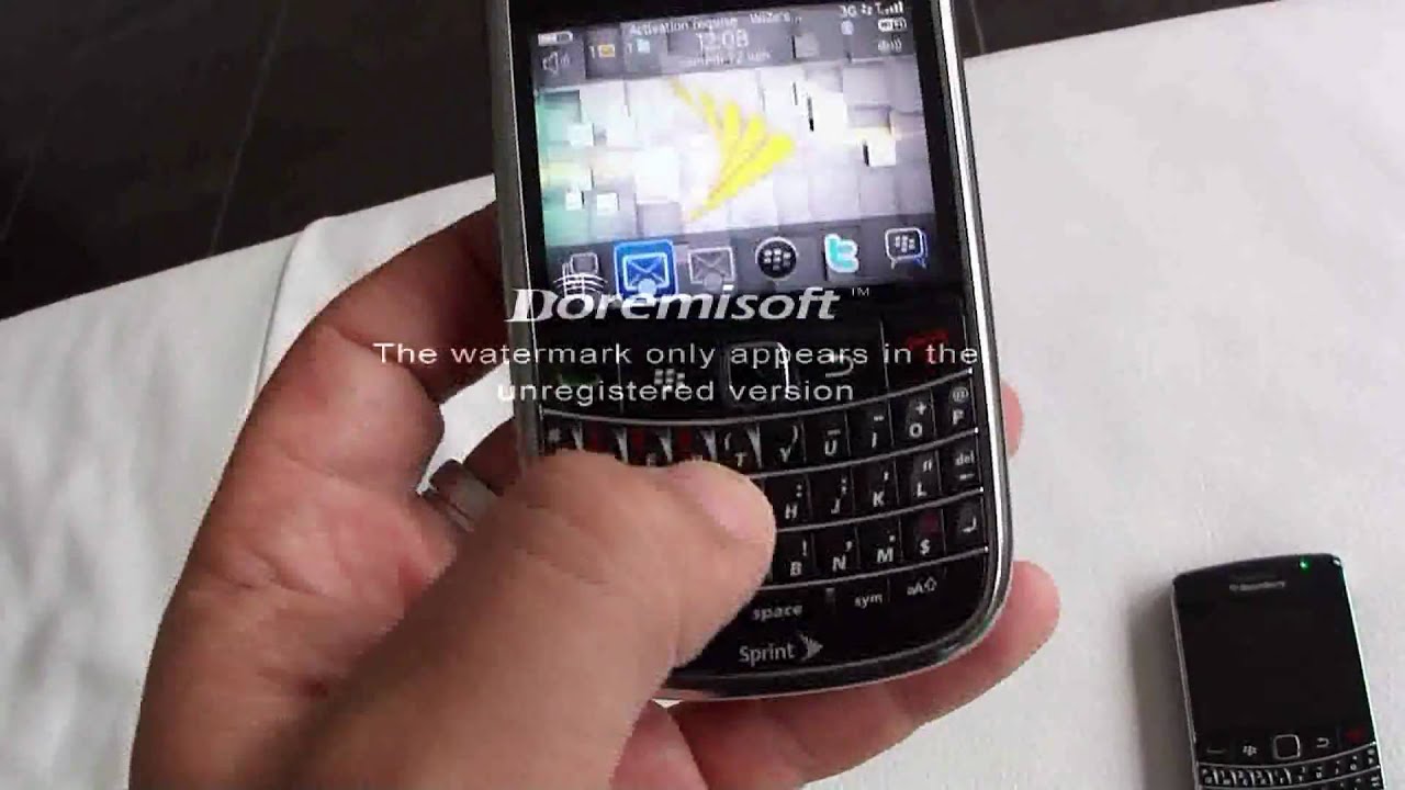 BlackBerry Bold 9650 vs Bold 9700