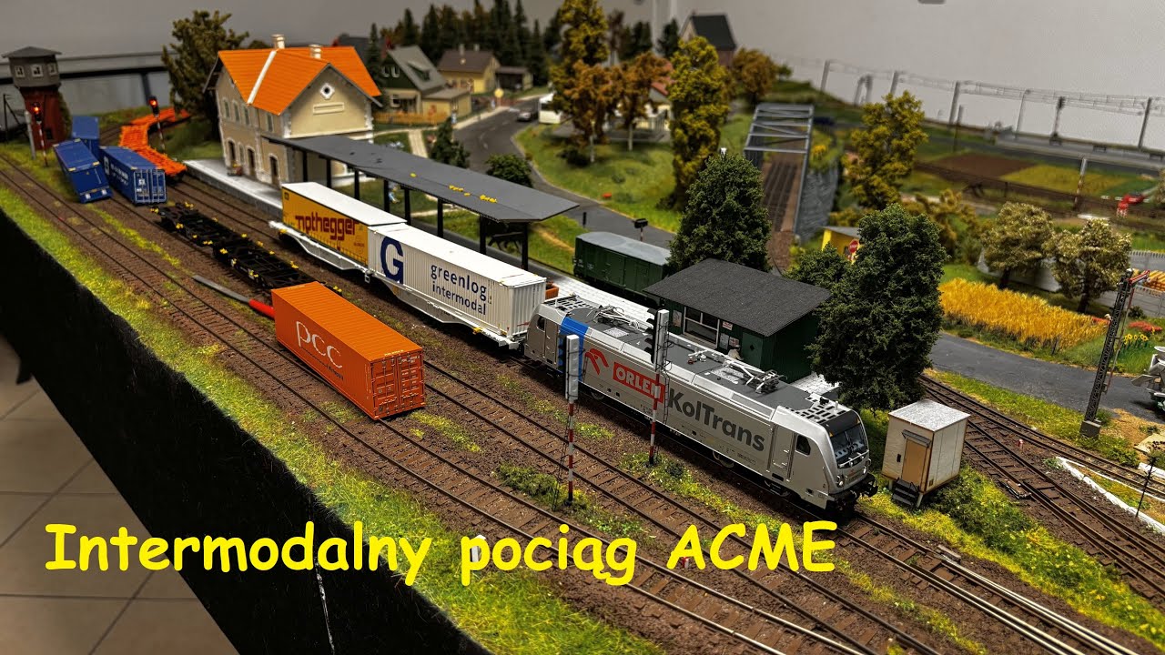 Na makiecie: Intermodalny pociąg ACME