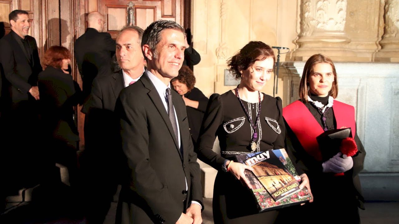 Isabel Díaz Ayuso participa en la procesión del Cristo de los Doctrinos de Alcalá de Henares