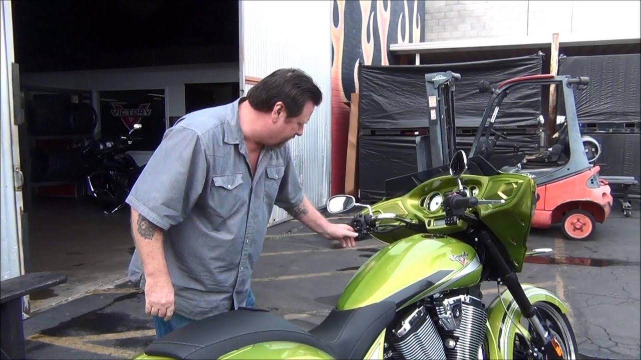 2015 Victory Magnum motorcycle walkaround