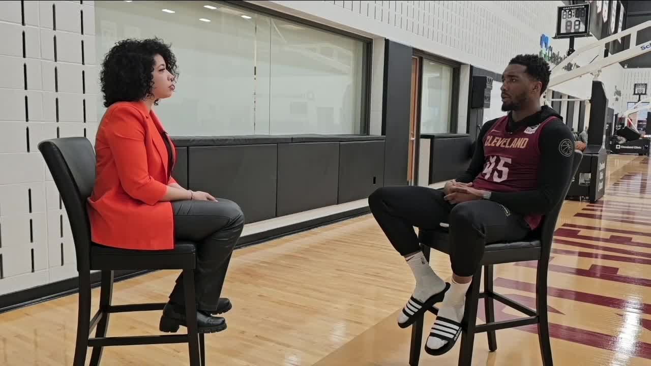 Donovan Mitchell's love for Cleveland takes him from NBA arenas into HS gyms