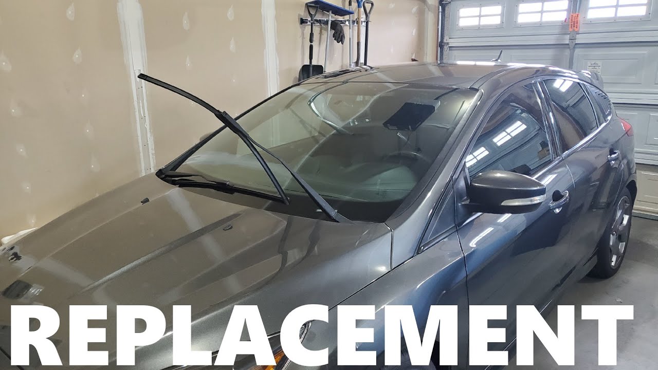 Ford Focus ST 2018 wiper blade replacement