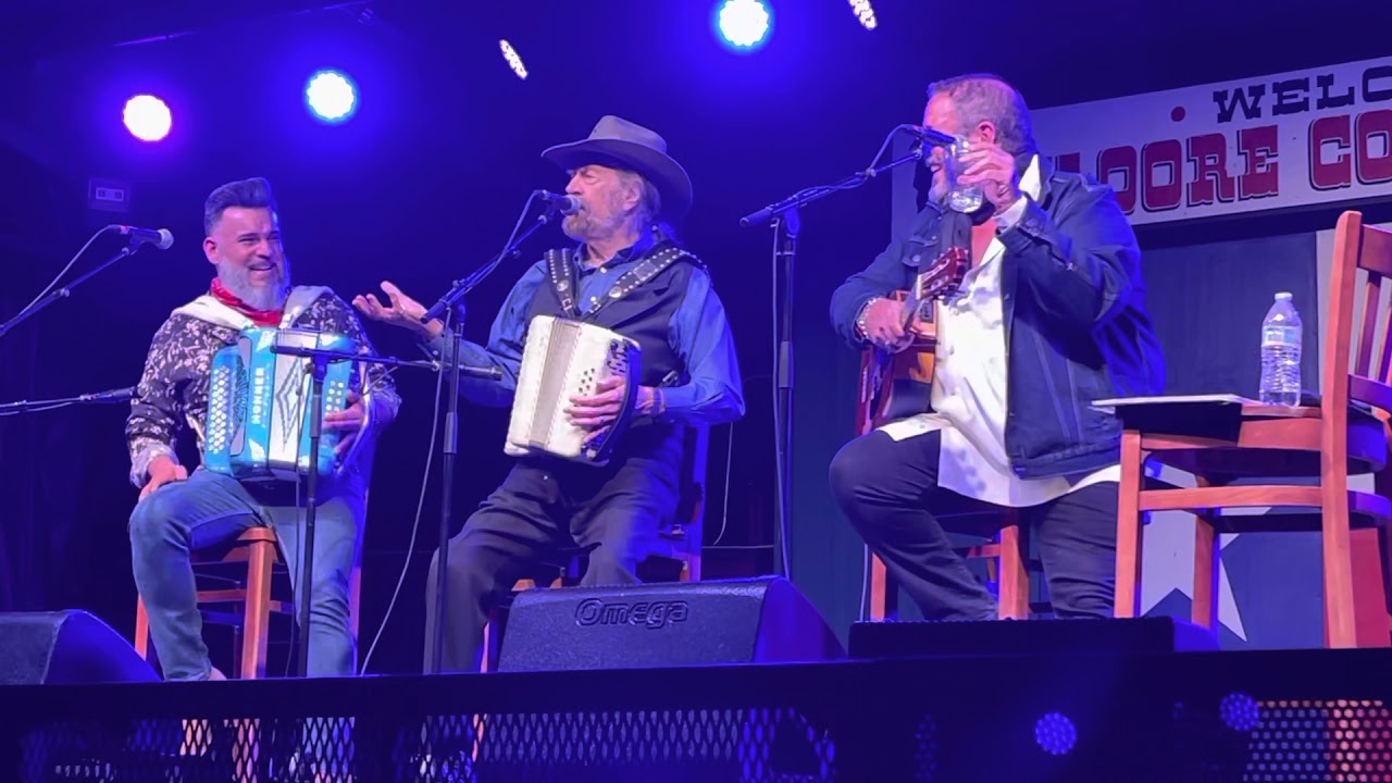 2021 Raul Malo / Augie Meyers / Michael Guerra “Que Paso”