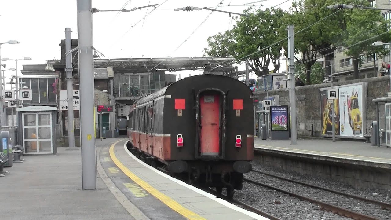 D&uacute;n Laoghaire HD-RPSI 461+craven coaches pass on a special service to Wicklow via Bray