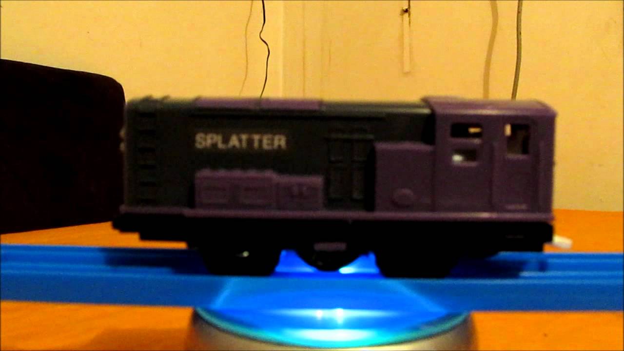 Распаковка и первый запуск двух наборов Tomy Splatter и Dodge