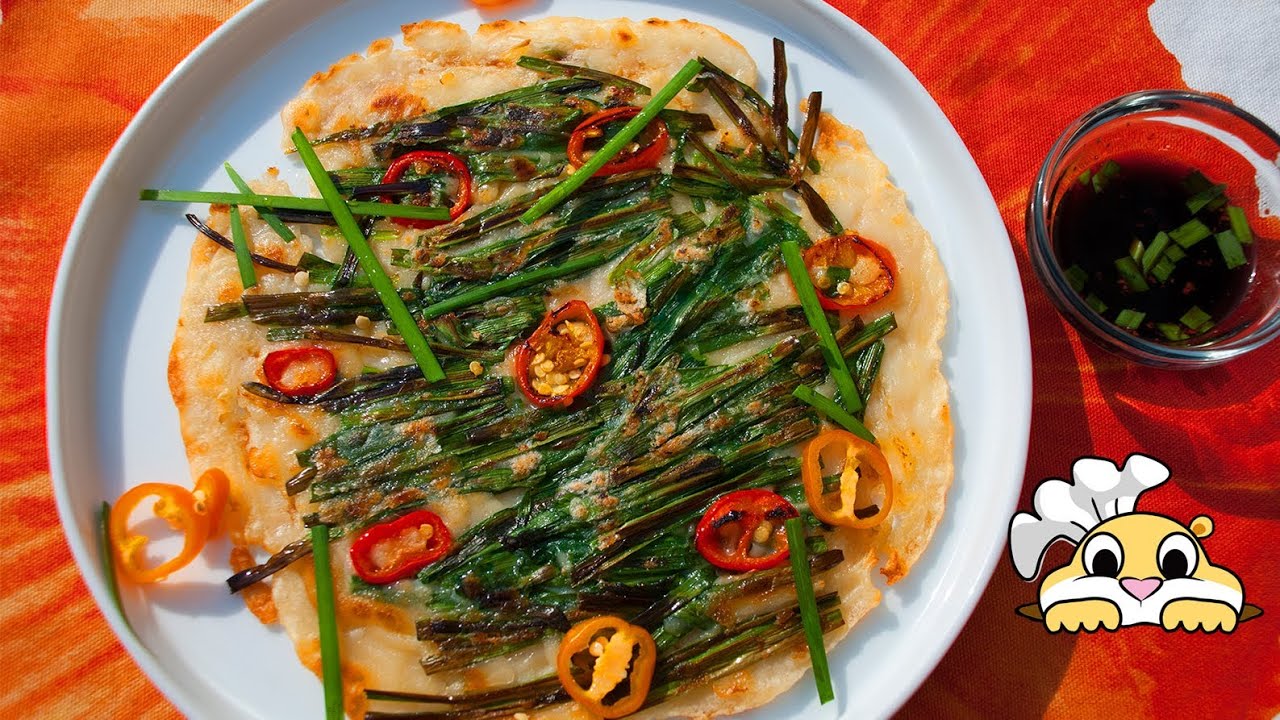 Korean Chive Pancake Recipe - How to make Korean Chive Pancake - Buchujeon (부추전)