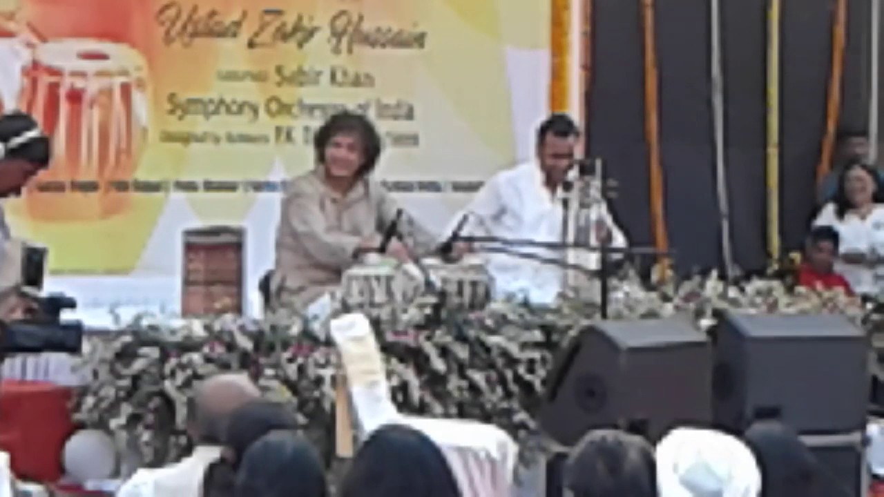 USTAD ZAKIR  HUSSAIN. MASTER WITH UNIQUE SHADES.