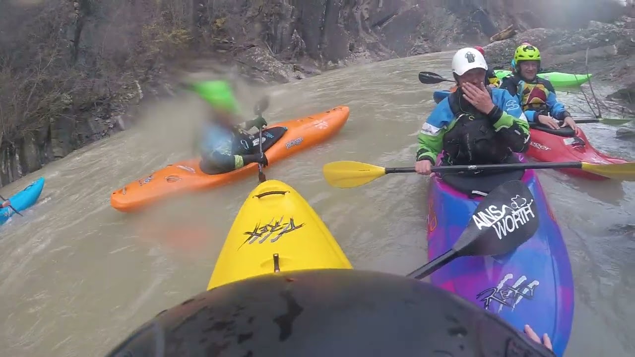 Kayak in Fiume Santerno (III+,  IV) 11 12 2022. Wow!!