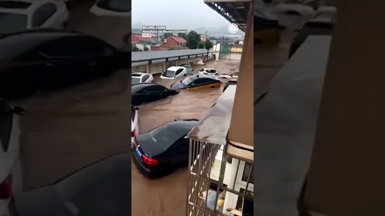 Massive Flood Turns Beijing China Streets Into Rivers!