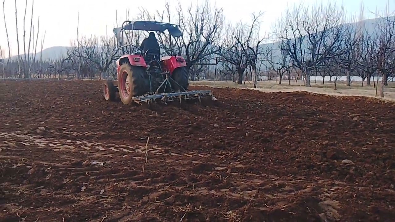 Mahindra yuvo 4+4 575 