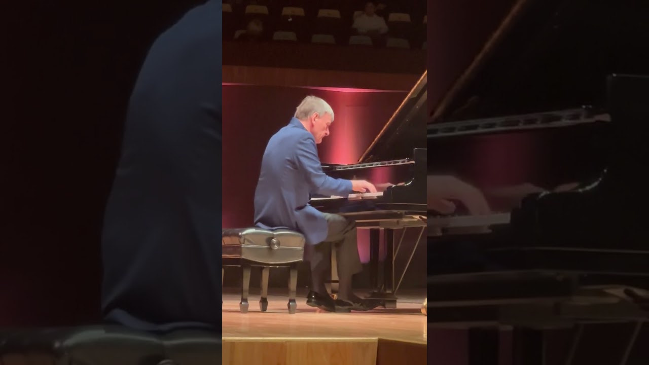 Supercalifragilisticoespialidoso - Sir Stephen Hough 