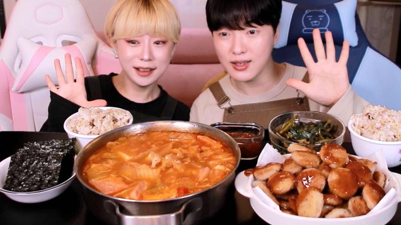 집에서 푹 끓인 스팸 김치찌개와 미니 돈까스는 사랑입니다💛 방풍나물과 함께 먹으면 더 꿀맛! MUKBANGㅣKorean Home meal