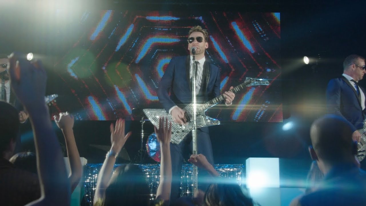 Nickelback - She Keeps Me Up (Official Music Video)