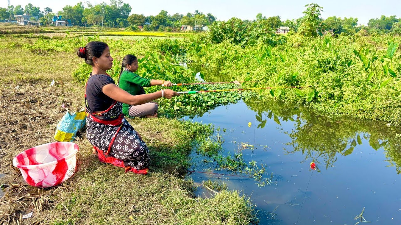Fishing Video || Two Village beautiful lady Fishing in the canal Using hook || Hook Fishing