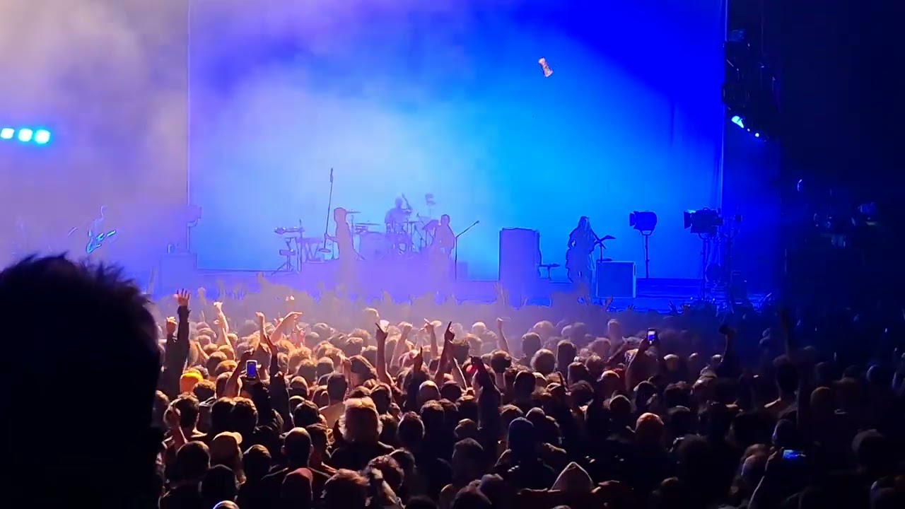 TURNSTILE PARIS ZENITH 16/11/2025   NEVER ENOUGH/TLC
