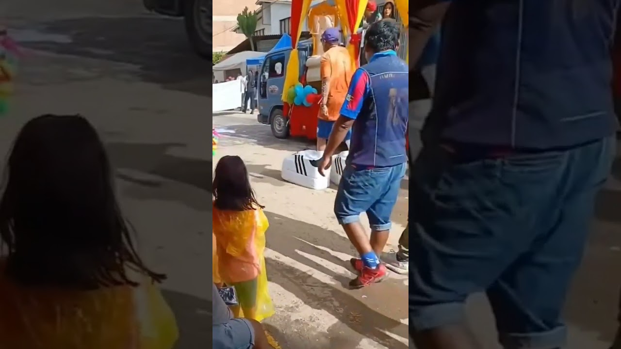 OMG big shoes🙀🙀..