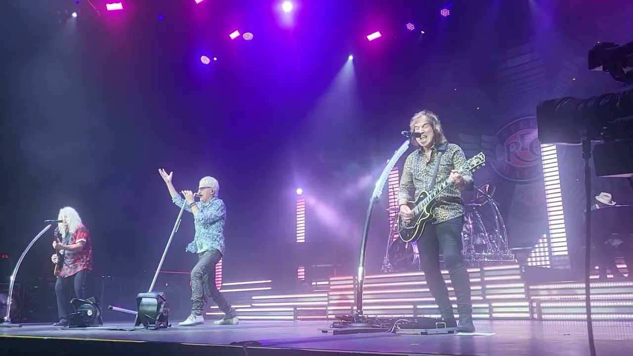REO Speedwagon Can't Fight this Feeling Anymore Camden NJ 8/13/22