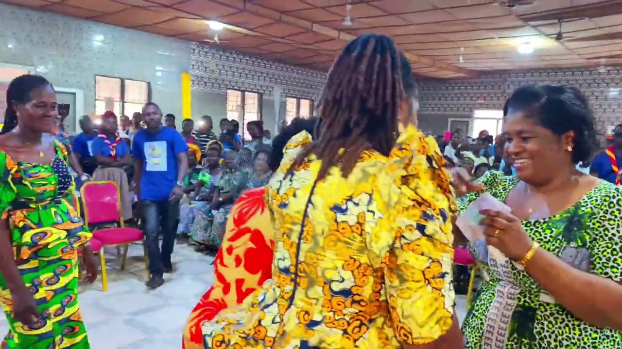 Chantre MC LA JOIE en prestation à Daloa au concert de Chantre Pauline à l'église CMA de Lobia 2