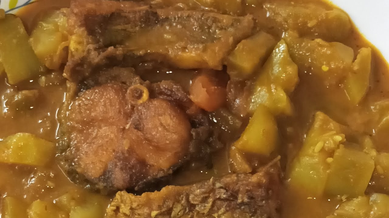 লাউ দিয়ে মাছের তরকারি রান্নার সহজ রেসিপি। 