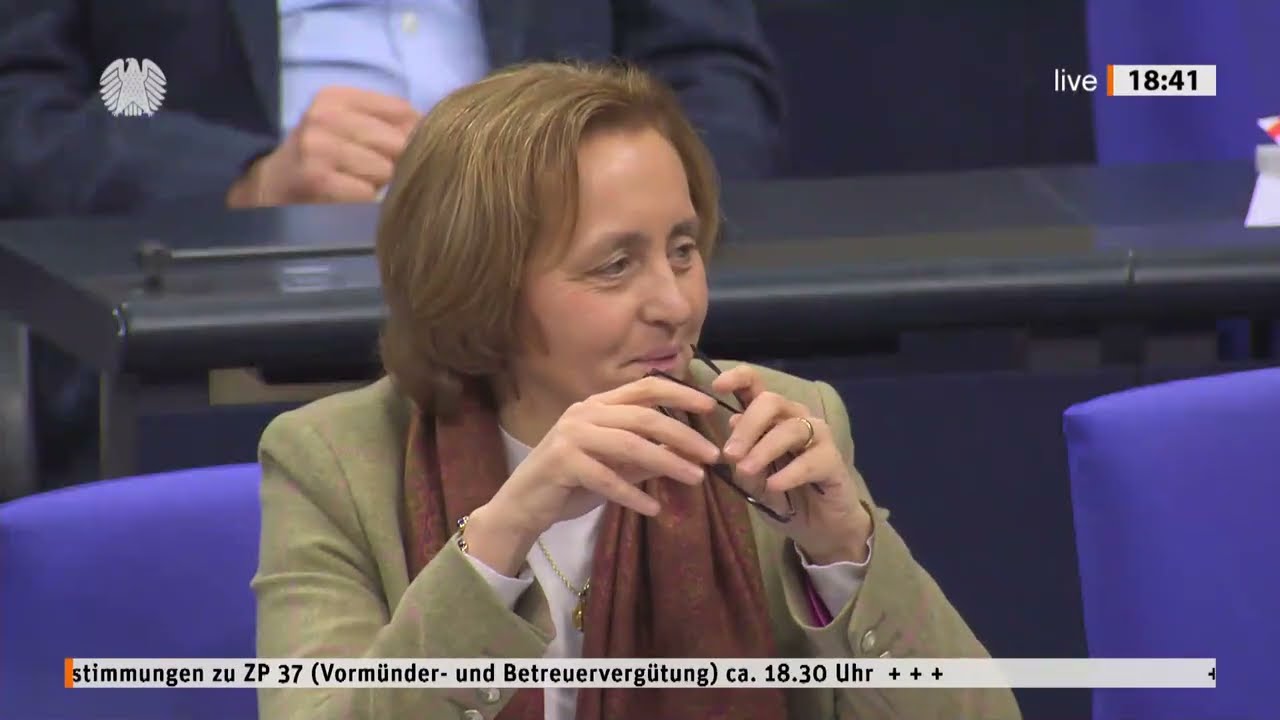 Parlamentarische Ini­tiativen zur Familien­politik überwiesen