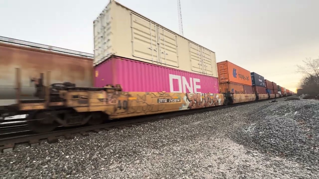 NS L15 at Sunnyside Rd crossing!