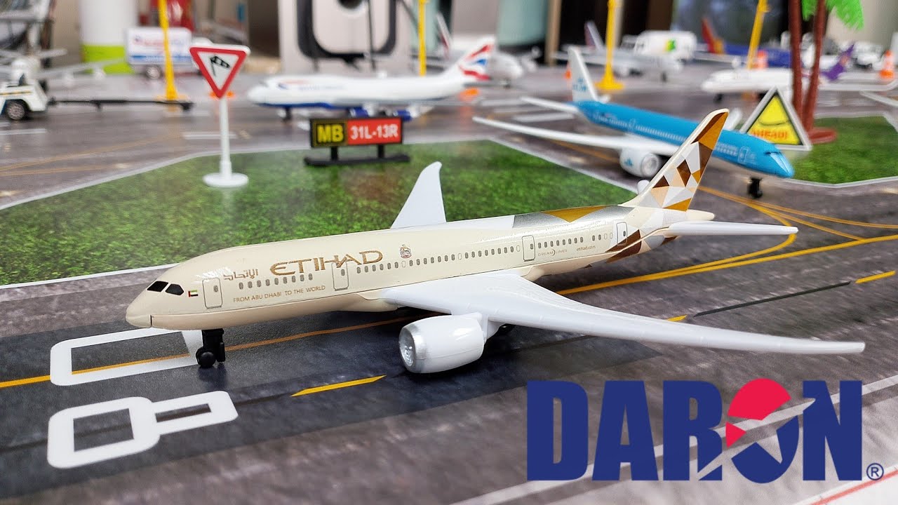 Daron Etihad 787 Dreamliner Unboxed!