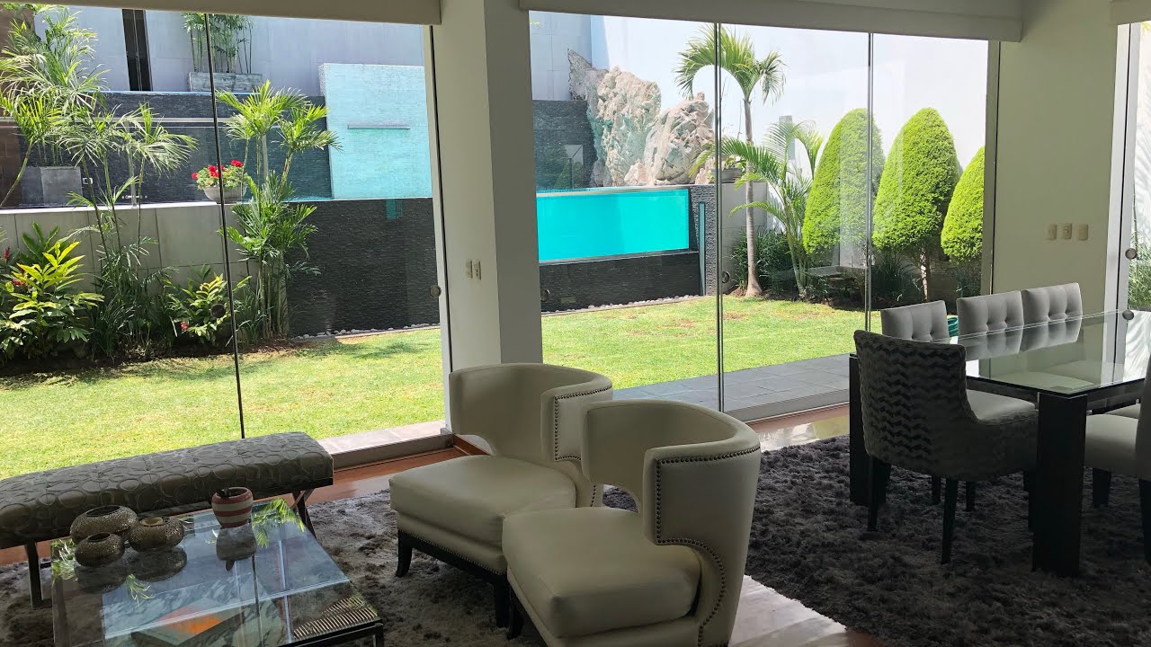 Vendo casa en condominio con piscina, terraza con BBQ y jardín en La Molina a $795,000
