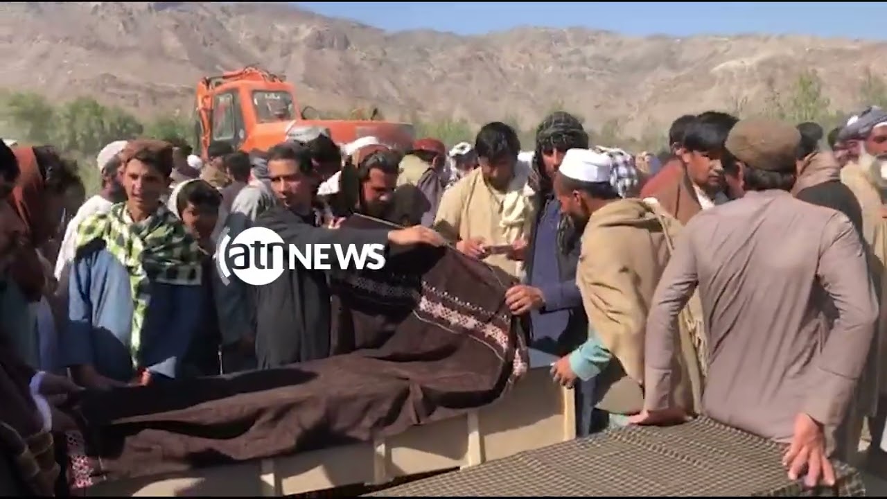 Burial of Pakistani airstrike victims in Nangarhar province | خاکسپاری قربانیان حملات هوایی پاکستان