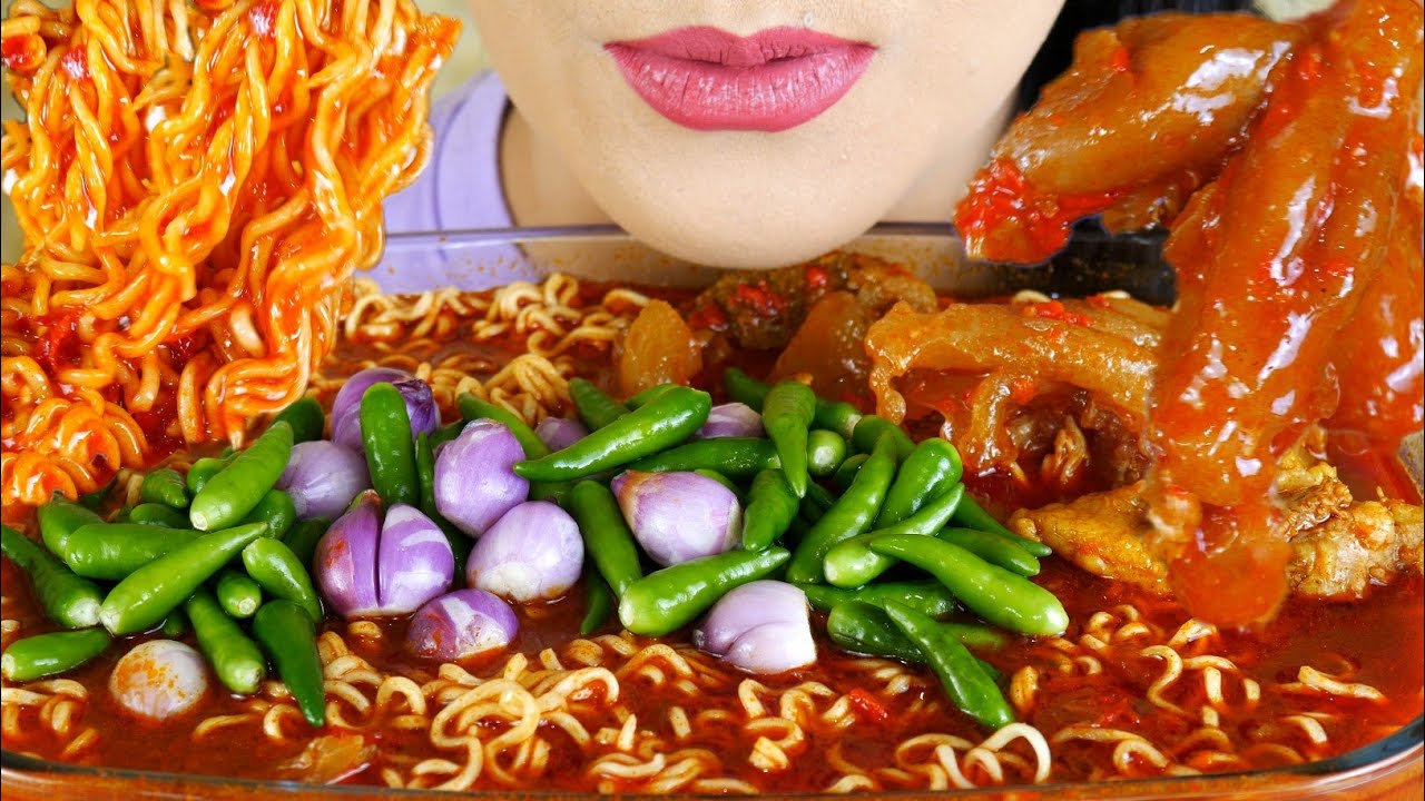 ASMR MIE KSC PAKE BAWANG JAHAT TOPPING DAGING DAN URAT SAPI JUMBO | EATING SOUNDS