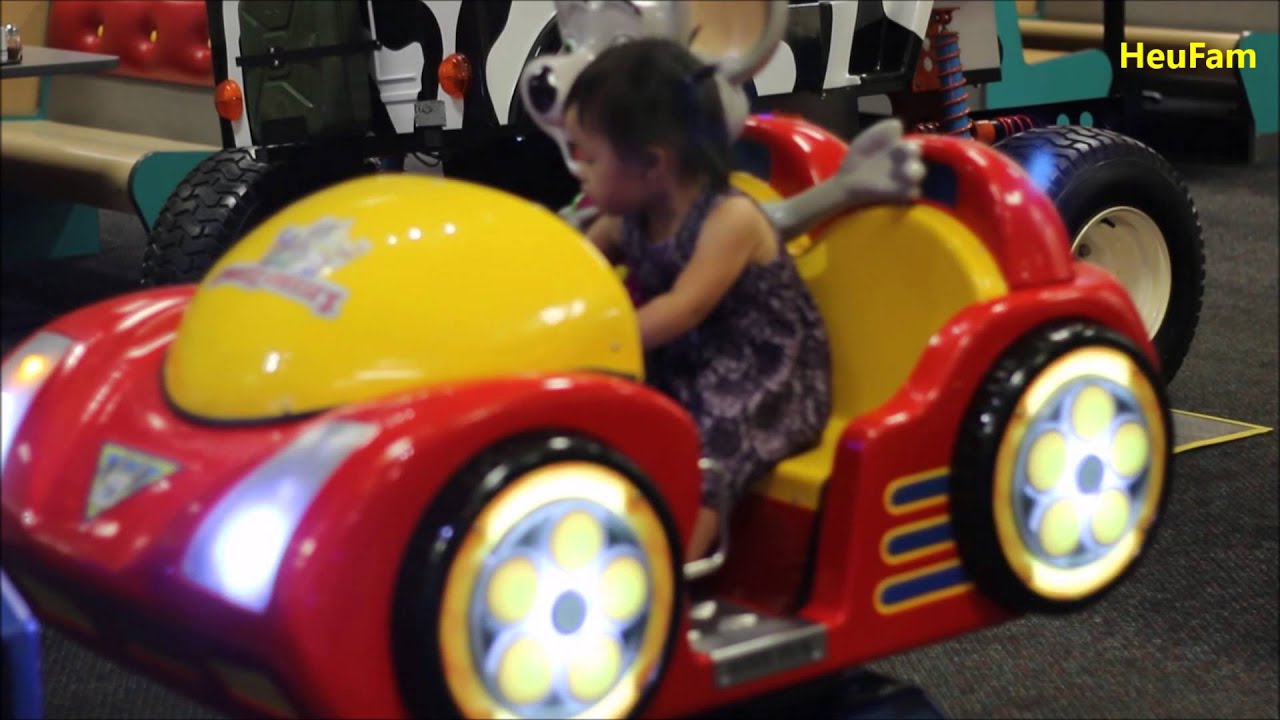 Chuck E Cheese  Games and Rides