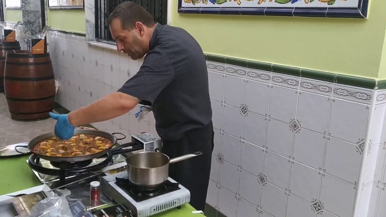 Paella de marisco. Arroz Ciudad de Sueca. Cocinado por Ram&oacute;n el cocinero del Rte. Picanterra