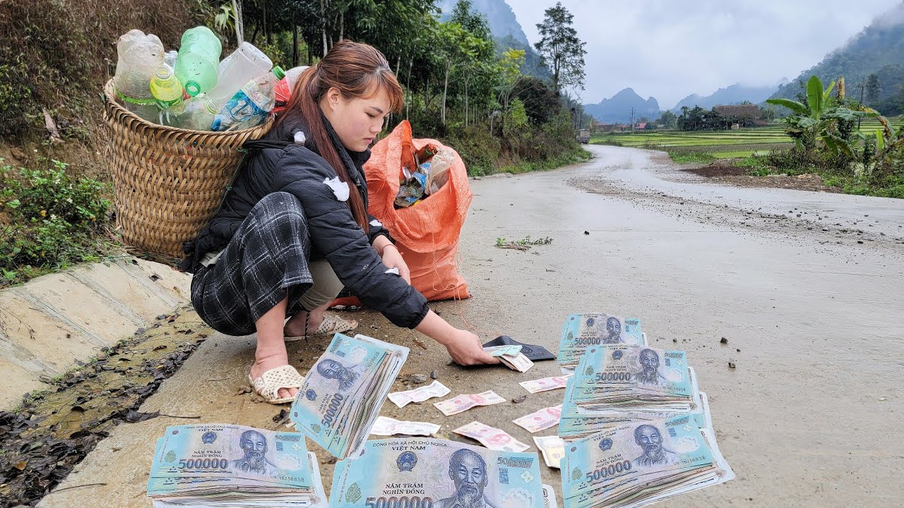 PREGNANT WOMEN WHO PICKED UP BOYS' VEGGIES FOUND LOST MONEY -GIVES IT BACK TO THE PEOPLE WHO LOST IT