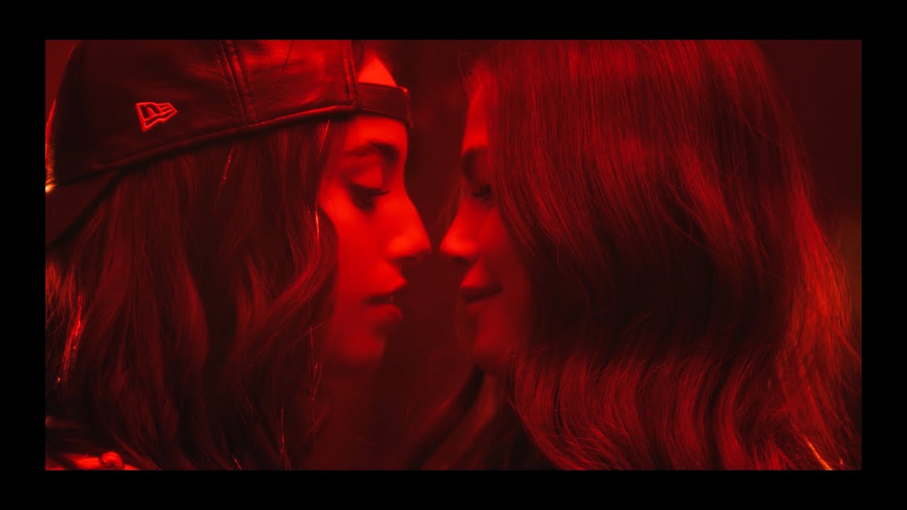 Nicole Favre - Ella (Video Oficial)