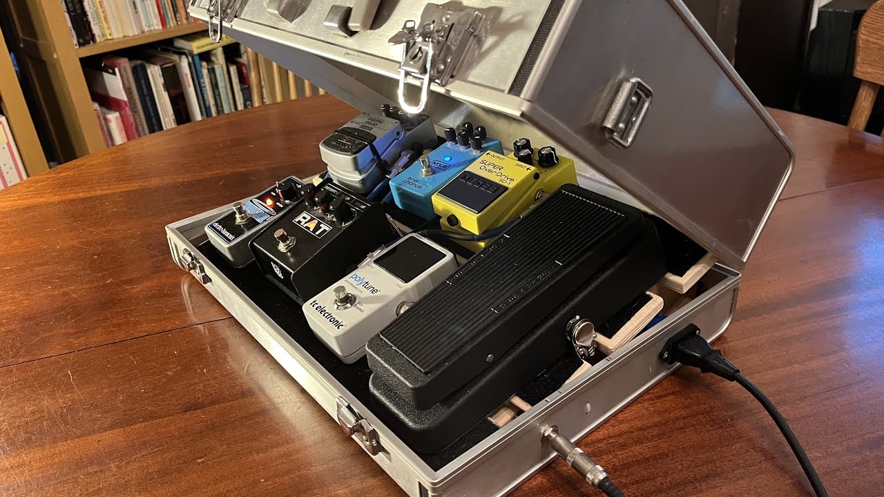 Building a DIY Pedalboard out of a Metal Case