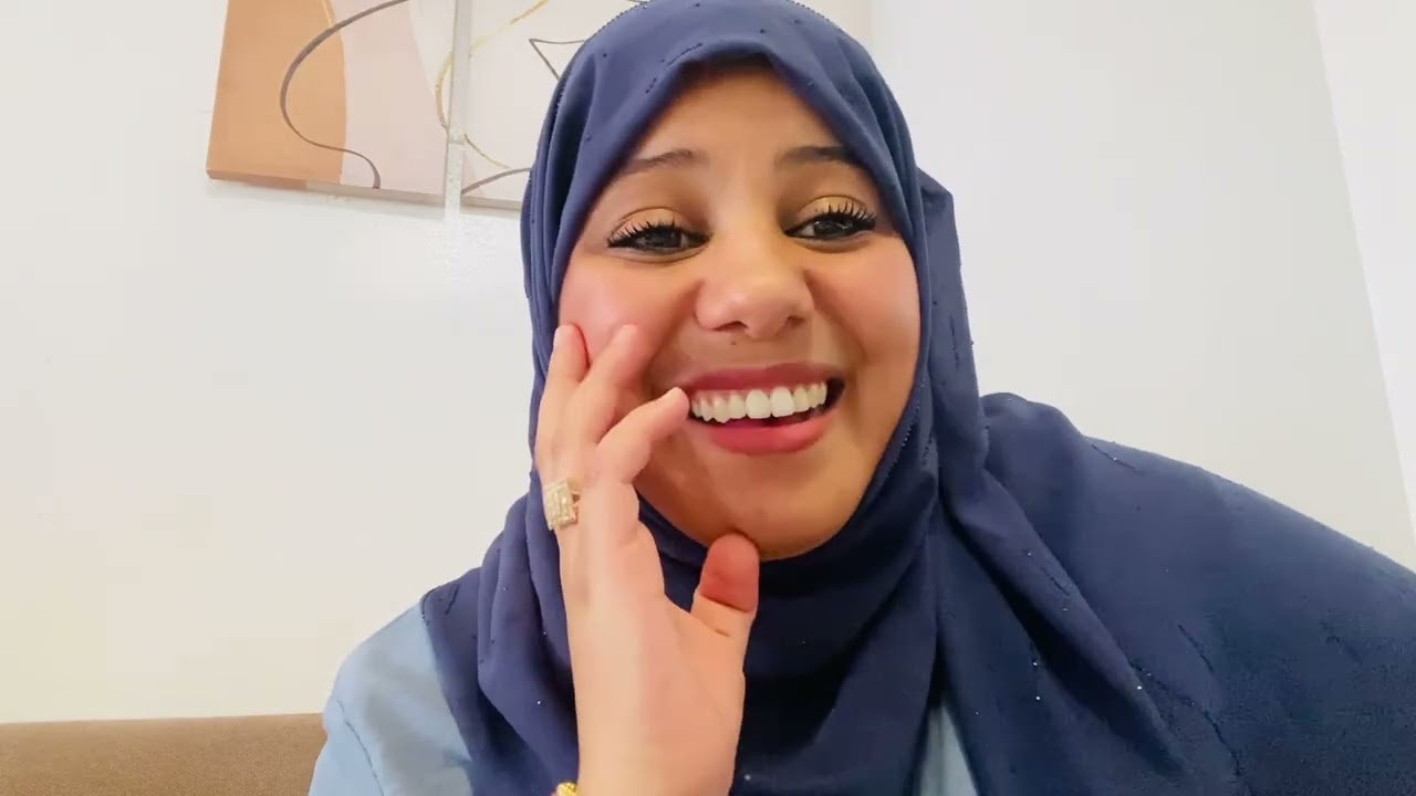 بقاي تعبي و تشقاي باش يضحكو ليك 😡 طيحي صحتك و خسري مالك حتا تغبر ضحكتك 🤫