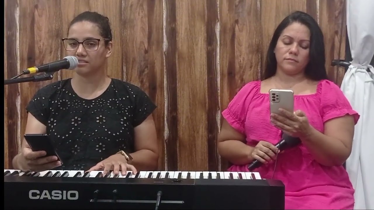 Késia & Celina. Esconderijo do Altíssimo. (Cover).