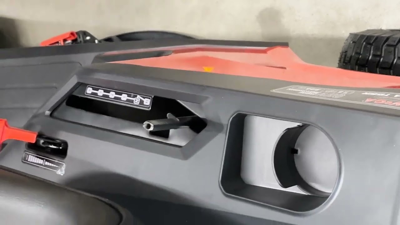 Montážní video pro zahradní traktor VeGA T66R