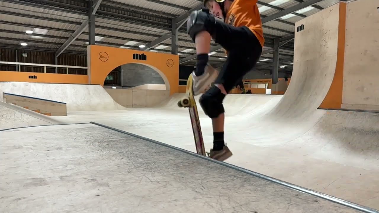 Битва кикфлипов и вылетов - #скейтбординг