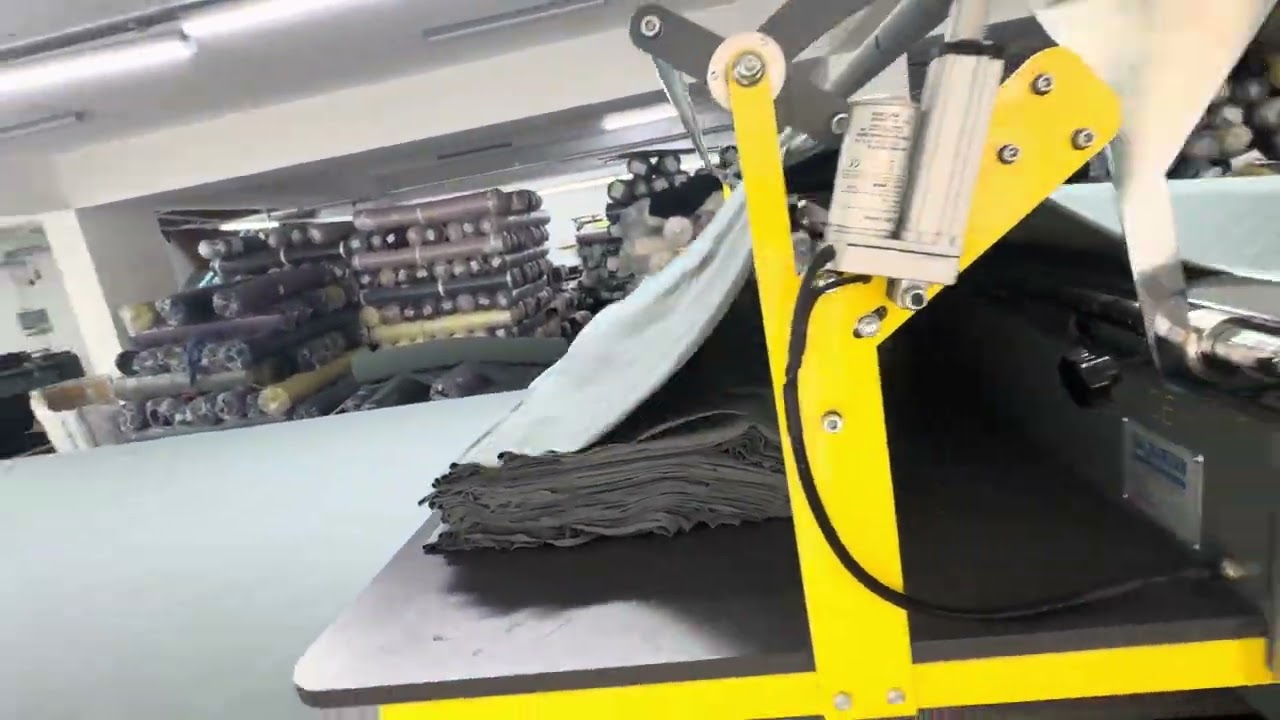 “من الفكرة إلى التنفيذ: كيف تفرش ماكينة عملاقة قماش بدقة تفوق التوقعات!” #خياطة #sewing #تكنولوجيا 