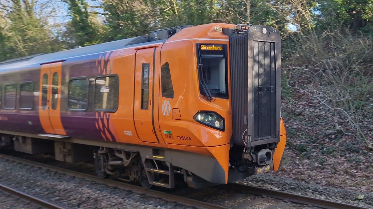(MORE 158 HONKS!) Some afternoon trainspotting at bilbrook!