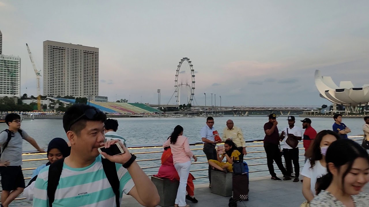 The singapore iconic merlion statue